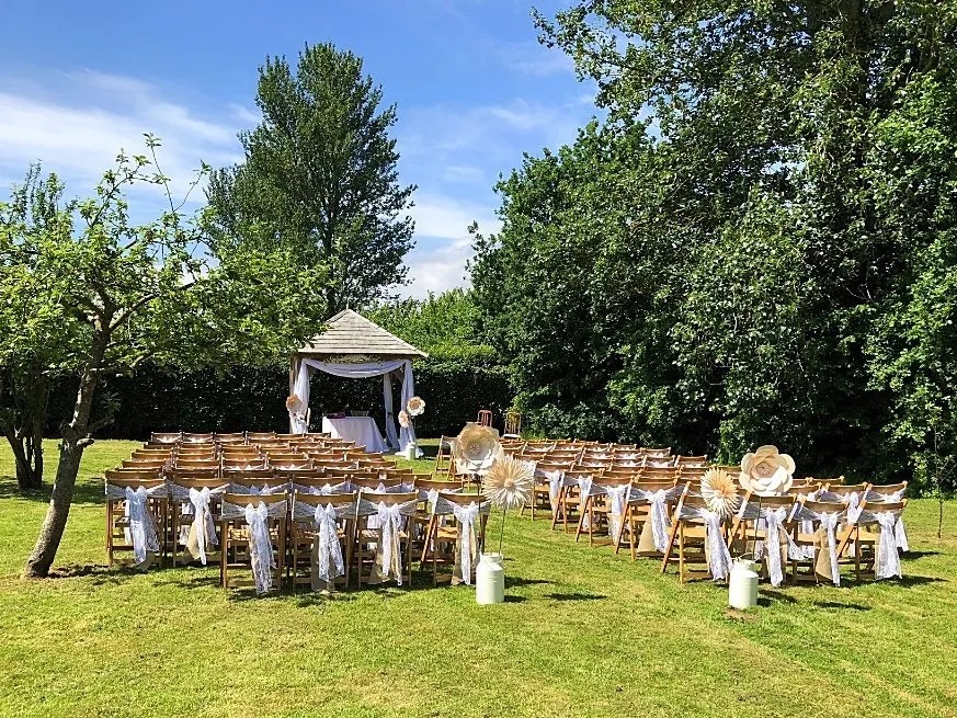 exmouth outdoor wedding ceremony devon