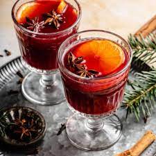 mulled wine at a winter wedding